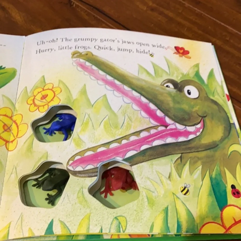 Three Stre-e-etchy Frogs Stretchies Interactive Book 3 Rubber Frogs HC